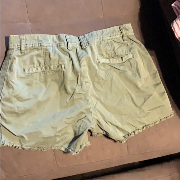Shorts - Picture 3 of 3